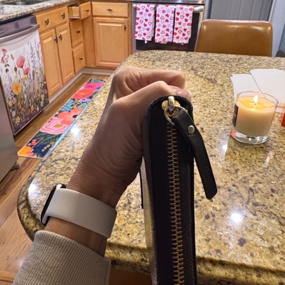 Kate Spade Black Wallet. Calendar & Card Holder. Like new condition. - Picture 3 of 6